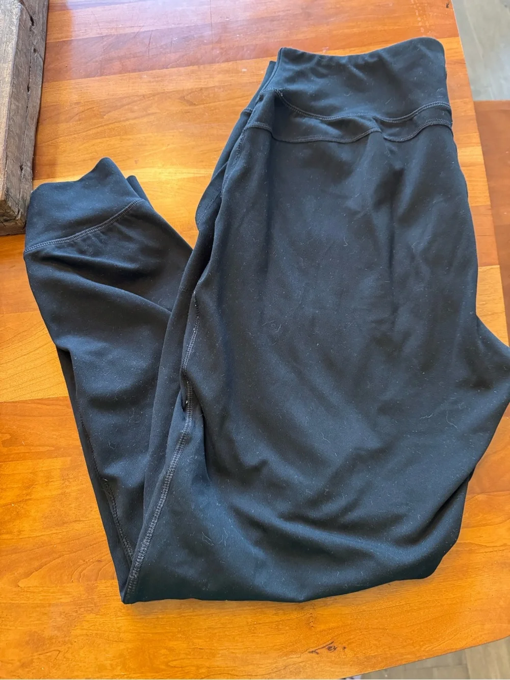 4 pairs of Women’s Lululemon Pants Bundle